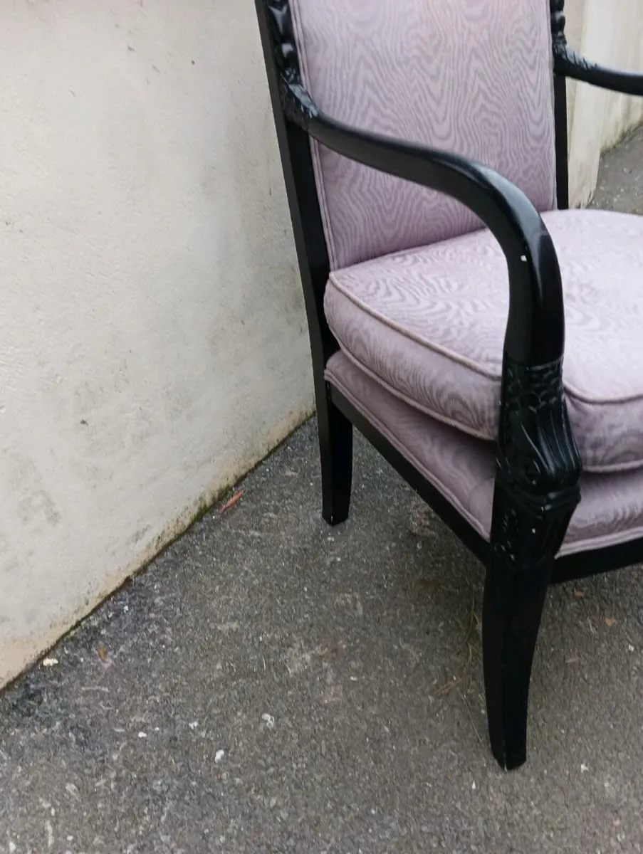 Lovely side chair , unusual prints on handles - Image 2