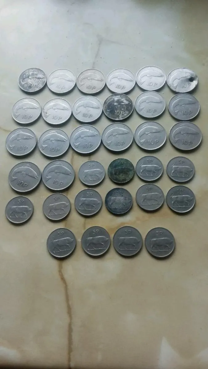 Vintage 10p & 5p Irish coins - Image 1