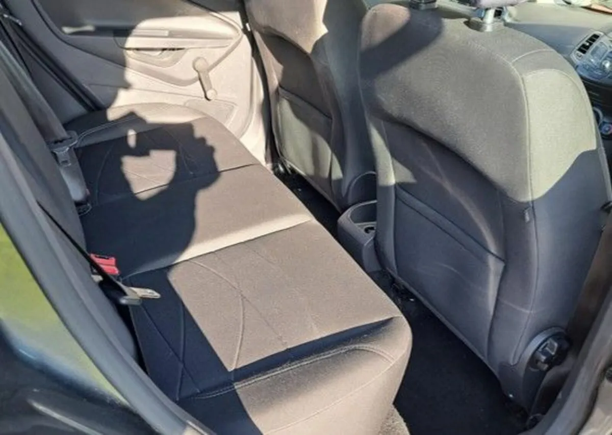 Ford Fiesta 2017 - Image 2