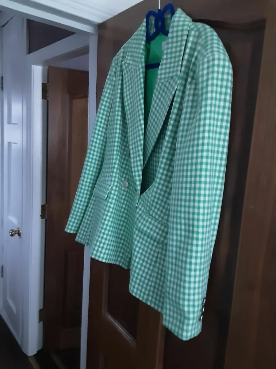 Ladies green check jacket - Image 1