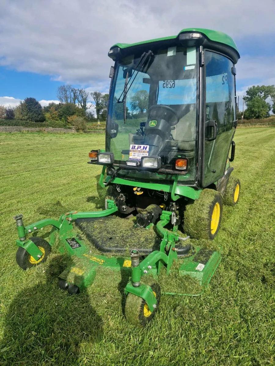 John Deere compact Tractor mower - Image 3