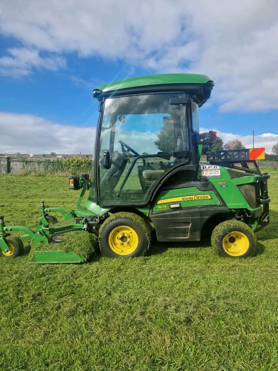 John Deere compact Tractor mower - Image 1