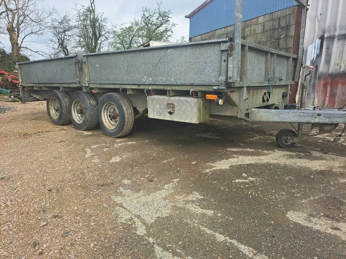 Trailer - Image 1
