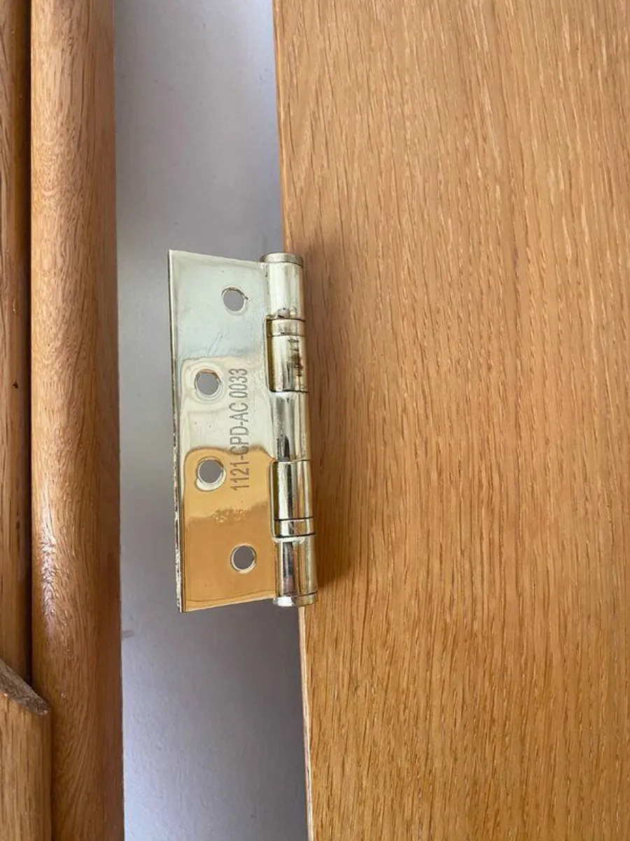 Solid Oak Doors, Fittings & Frames - Image 3