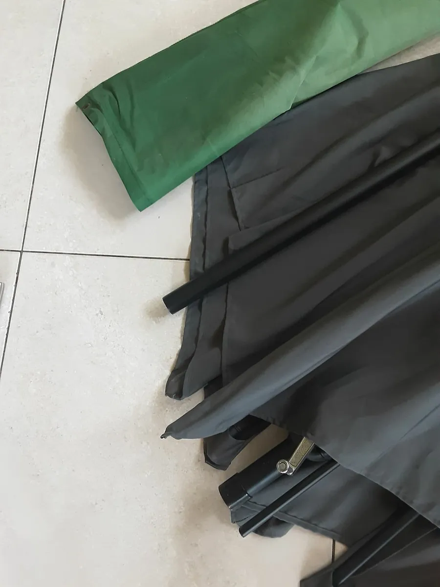 Large dark grey patio umbrella with protective cov - Image 4