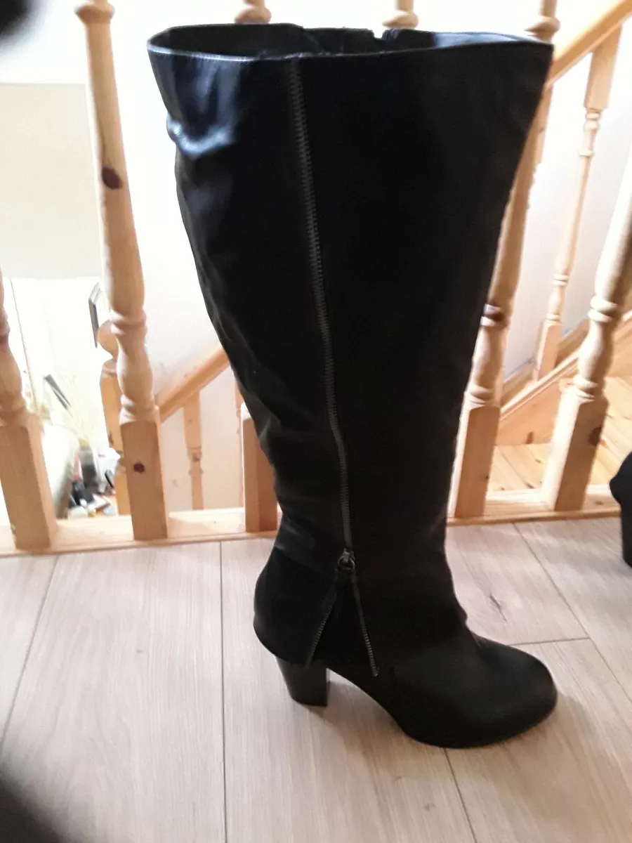 Brand new ladies black large zipped boots size 8 - Image 2