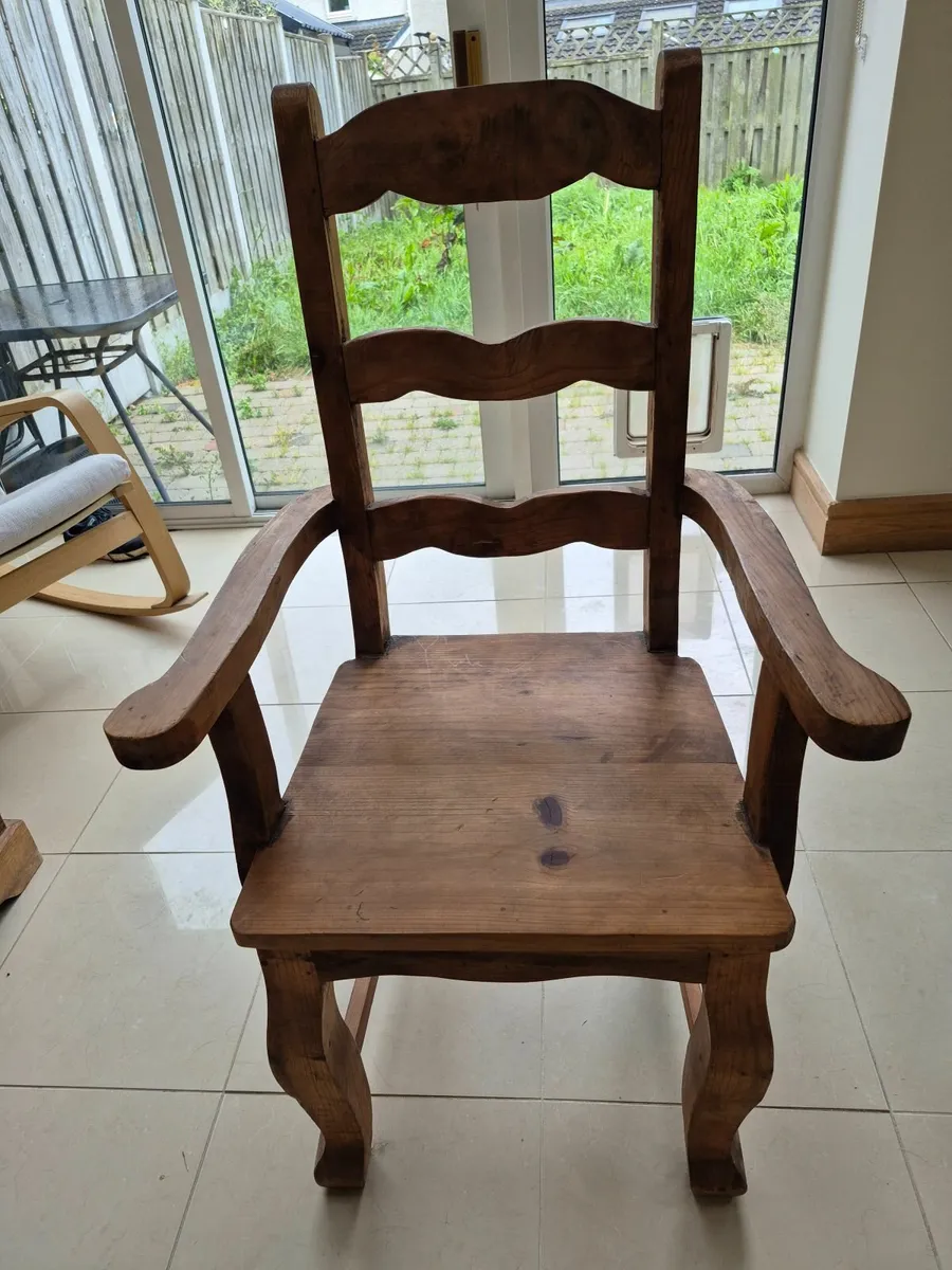 Dinning table and 6 chairs - Image 3