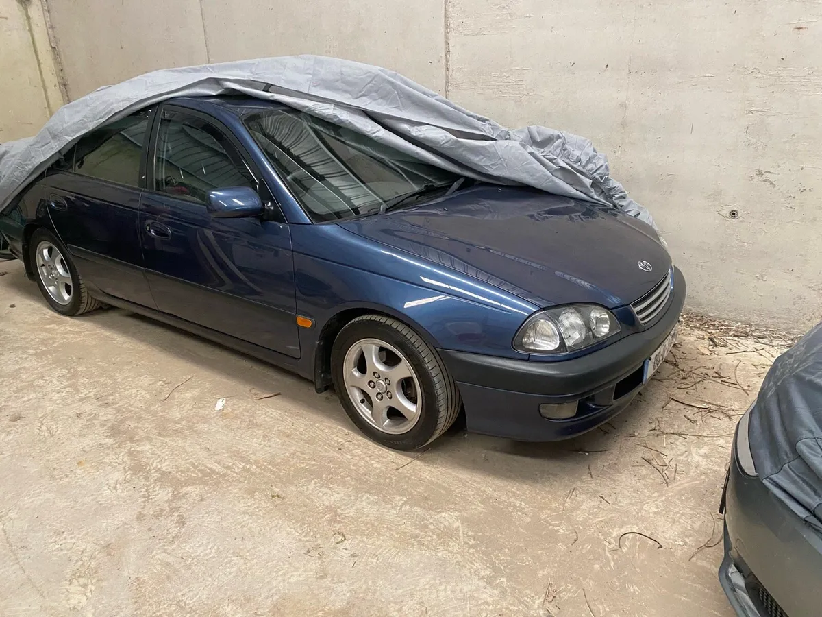 00 Toyota avensis - Image 1