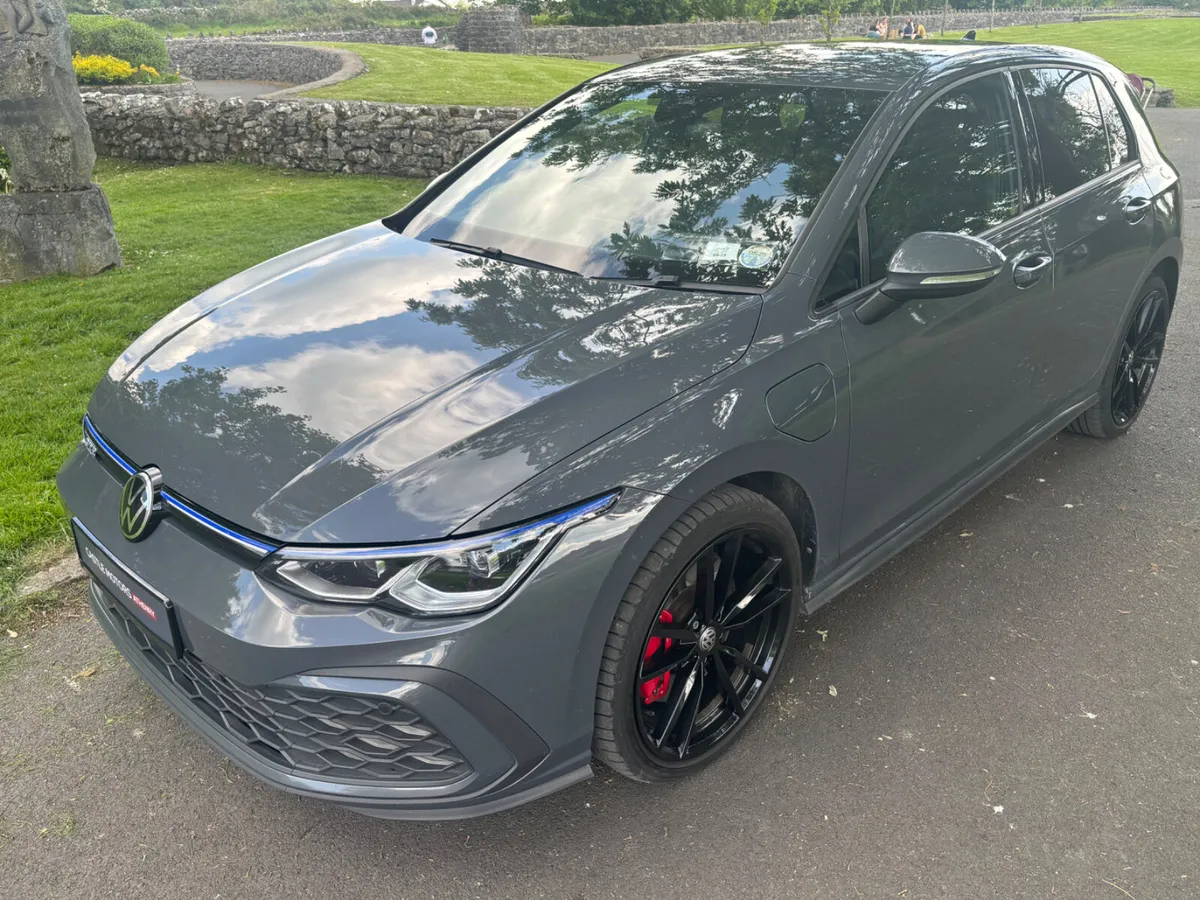 Volkswagen Golf 2021 GTE Black Edition - Image 4