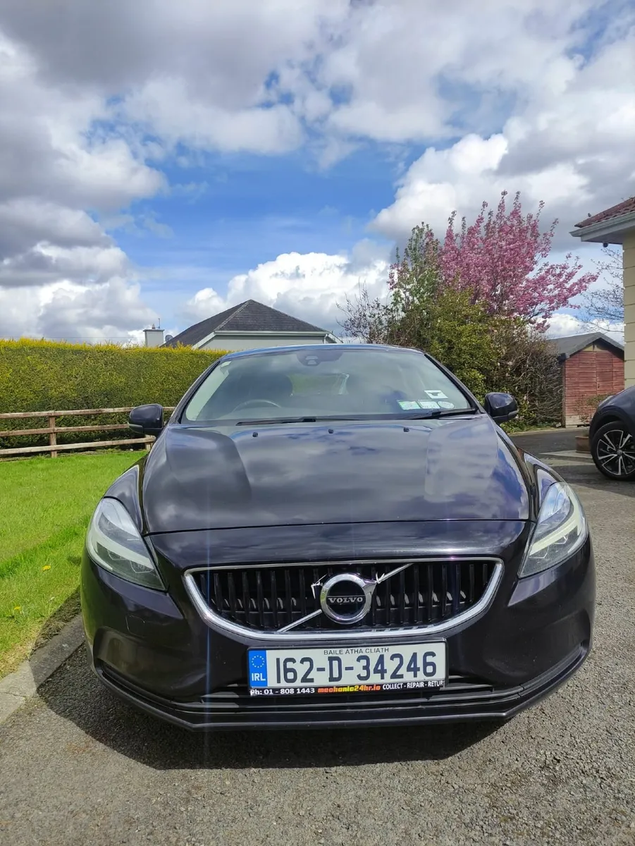 Volvo V40 2016 - Image 1