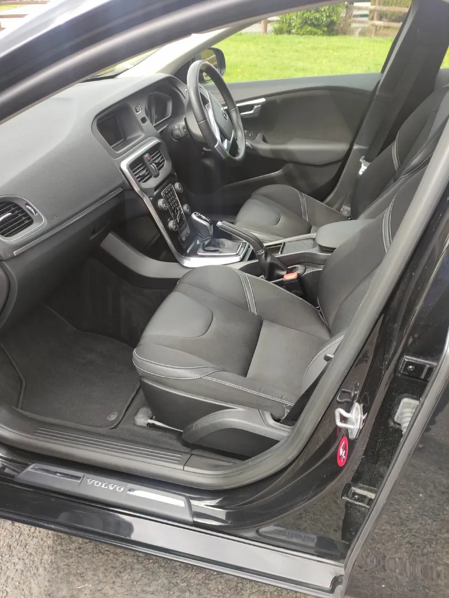 Volvo V40 2016 - Image 3