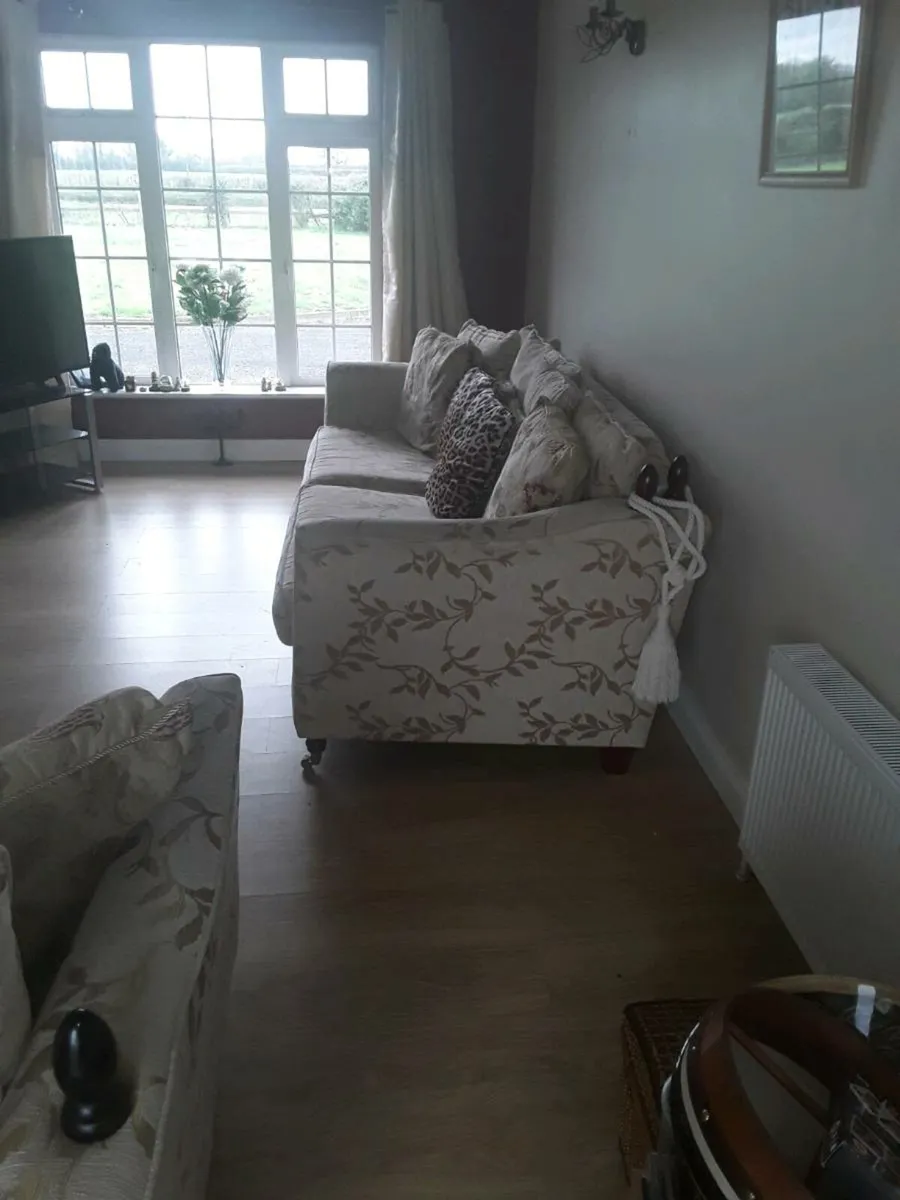 2 settes 5ft and 6ft top quality bargain 400e - Image 2
