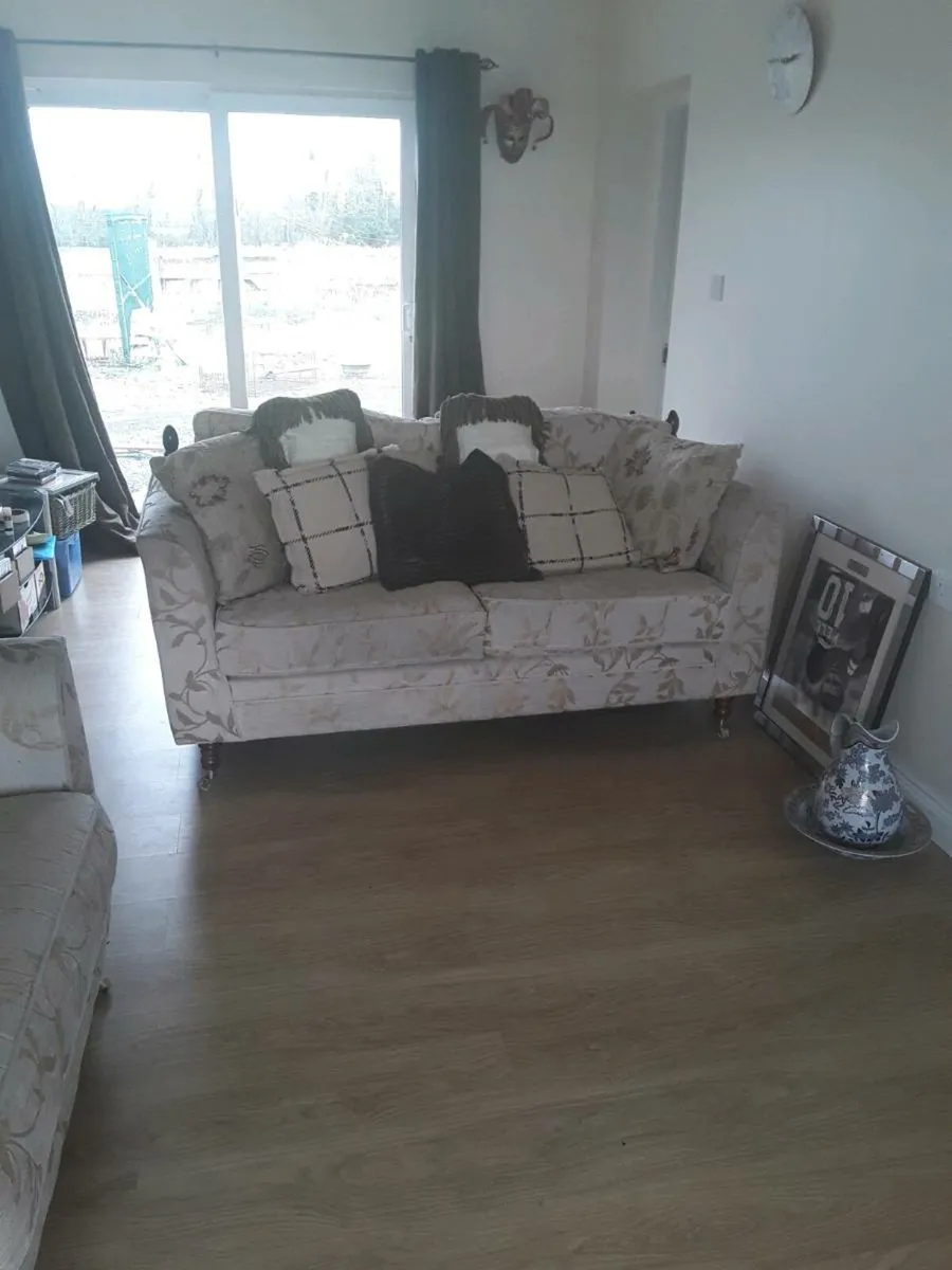 2 settes 5ft and 6ft top quality bargain 400e - Image 3