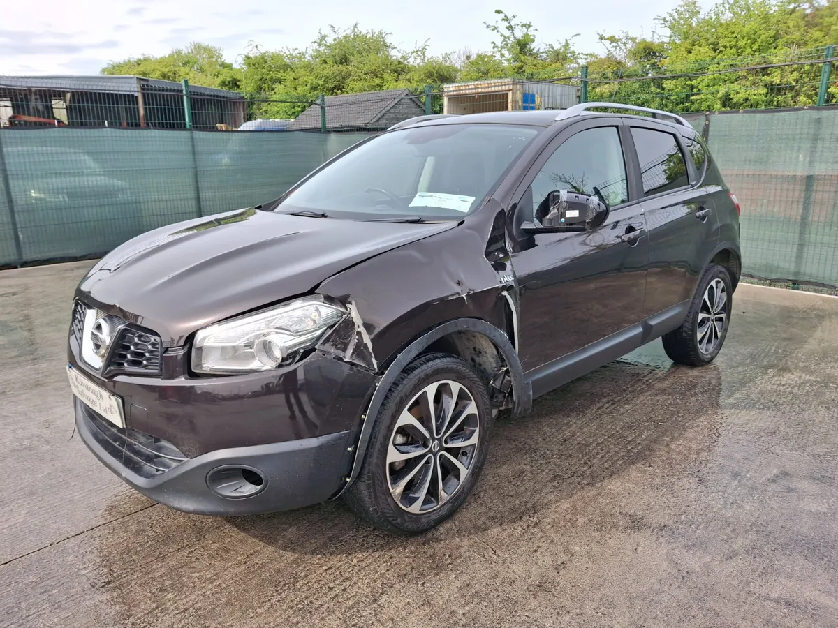 2011 Nissan Qashqai  light damage - Image 2