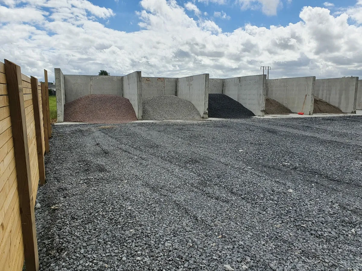 Sand and gravel - Image 1