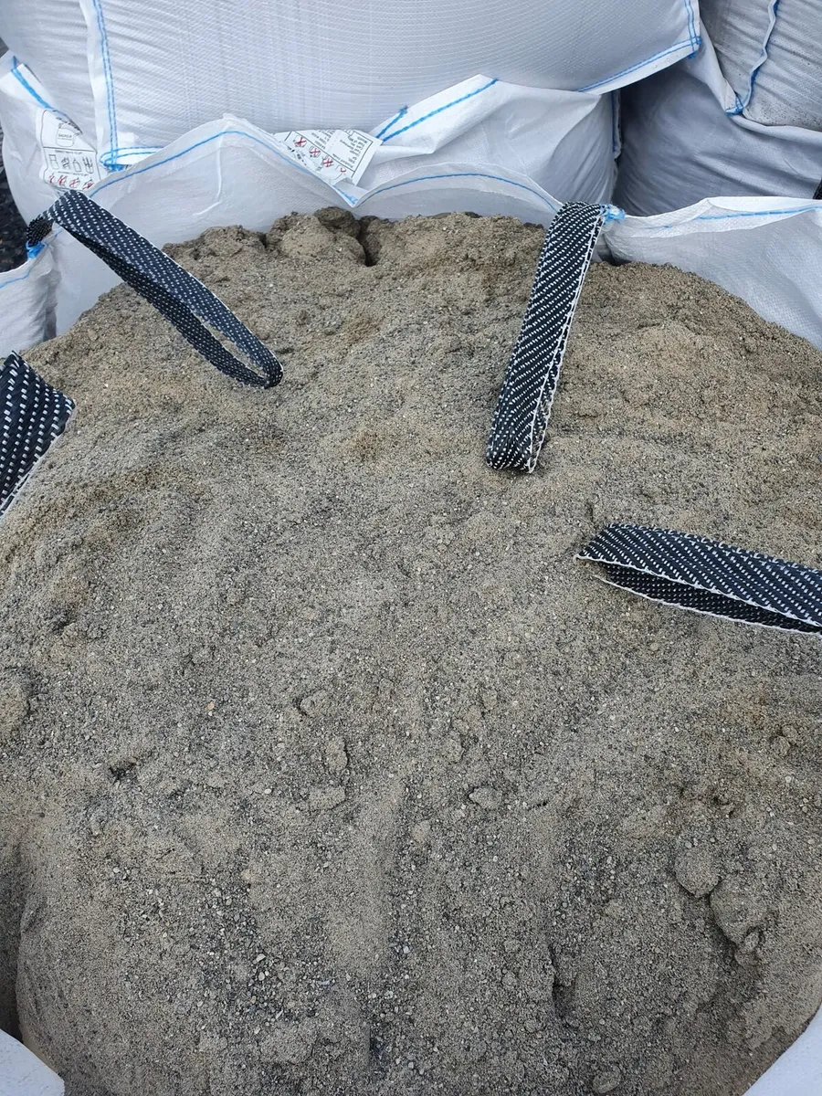 Sand and gravel - Image 2