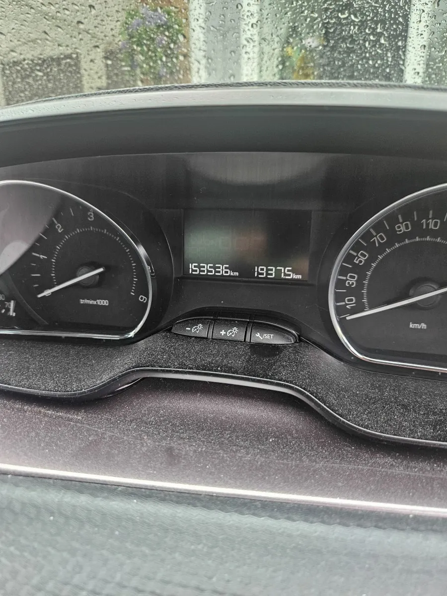 Peugeot 2008 2015 - Image 3