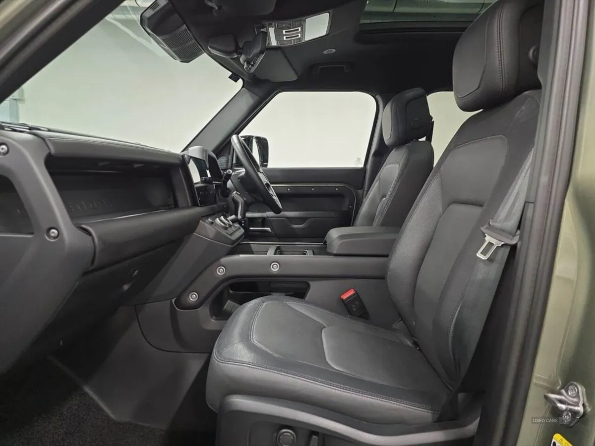 Land Rover Defender 3.0 D250 X-dynamic HSE 110 5d - Image 3