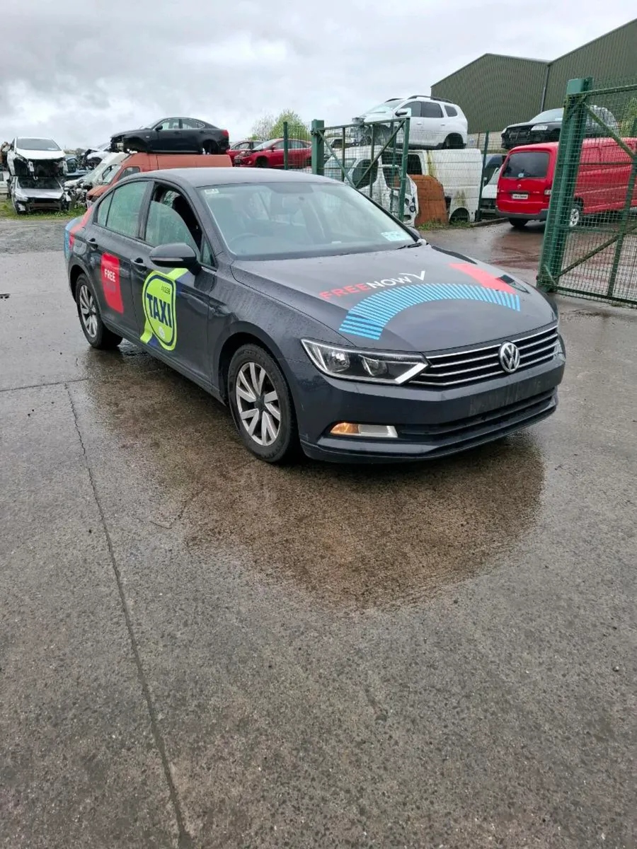 Vw passat 2016 1.6Tdi **FOR PARTS ** - Image 1