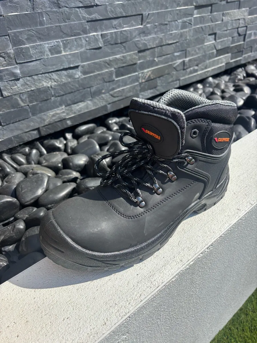 Safety shoes - Image 1