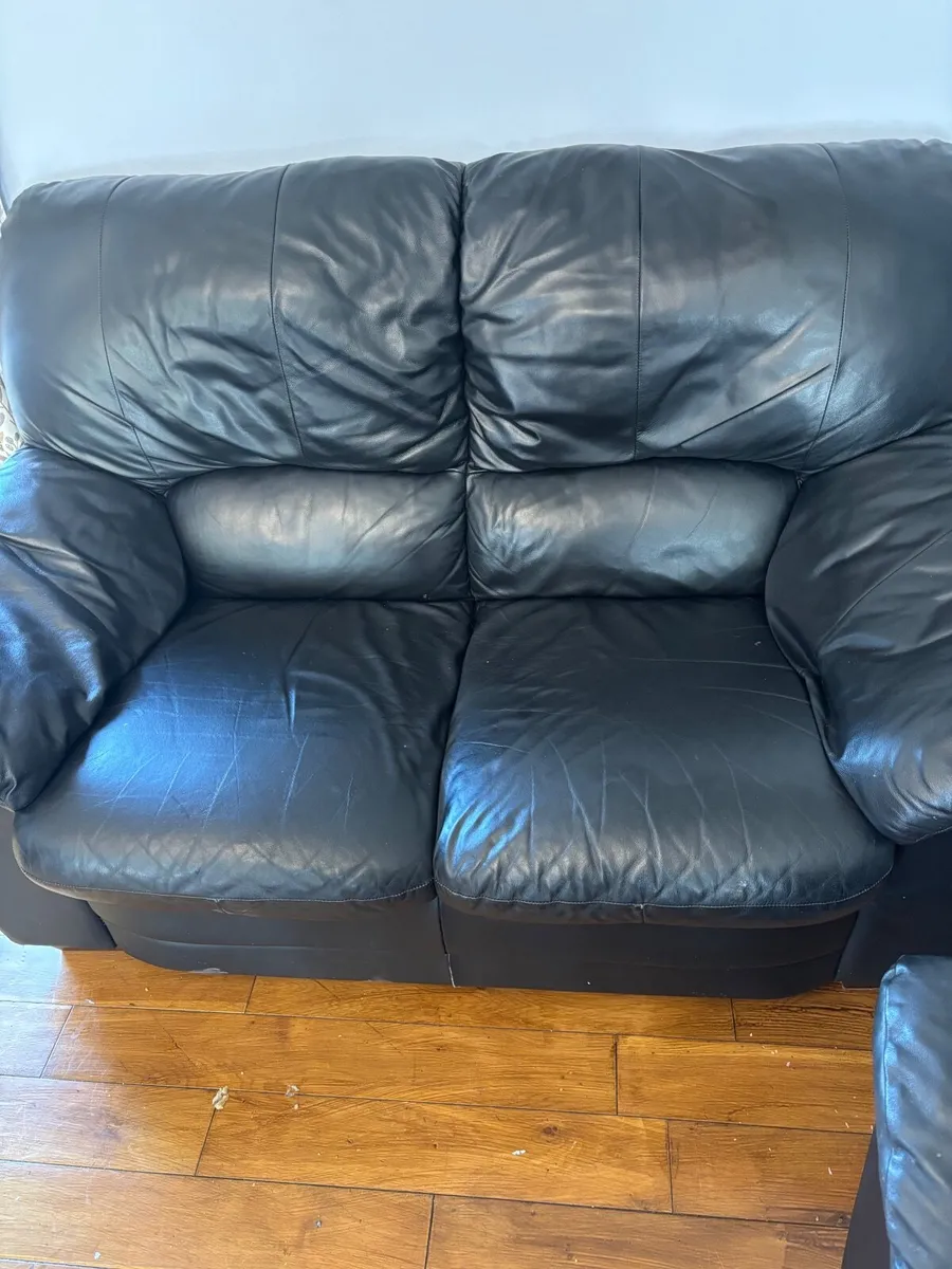 Leather suite for sale - Image 4