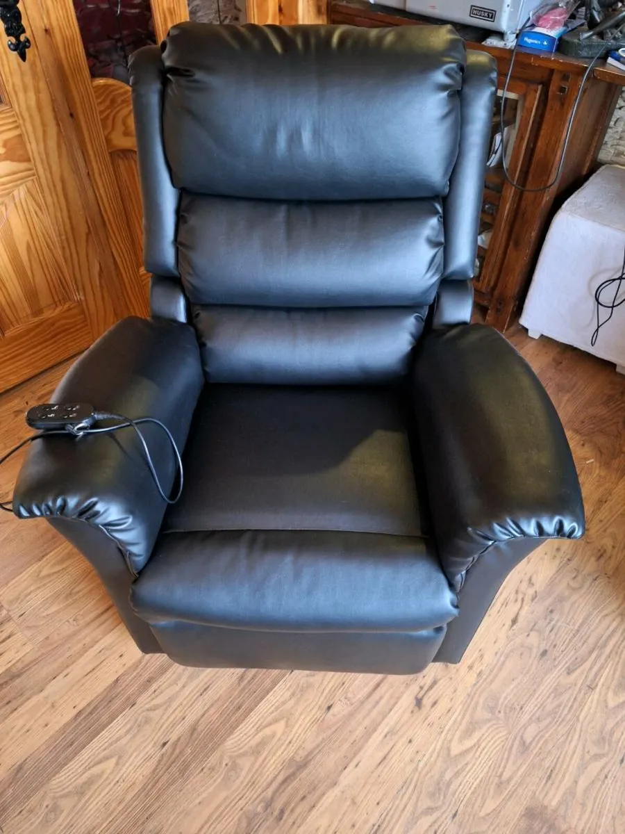 Electric riser recliner armchair - Image 2