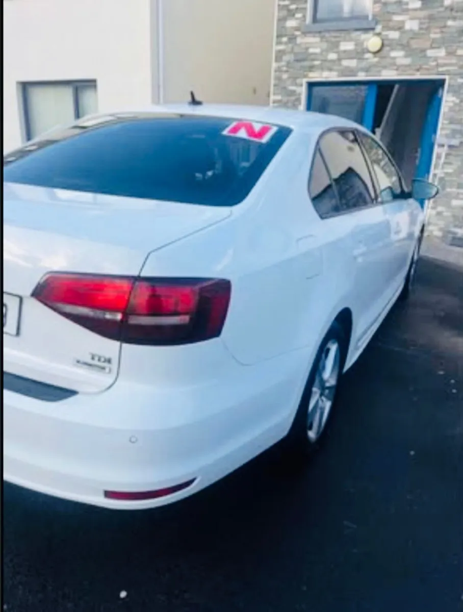 Volkswagen Jetta 2016 - Image 3
