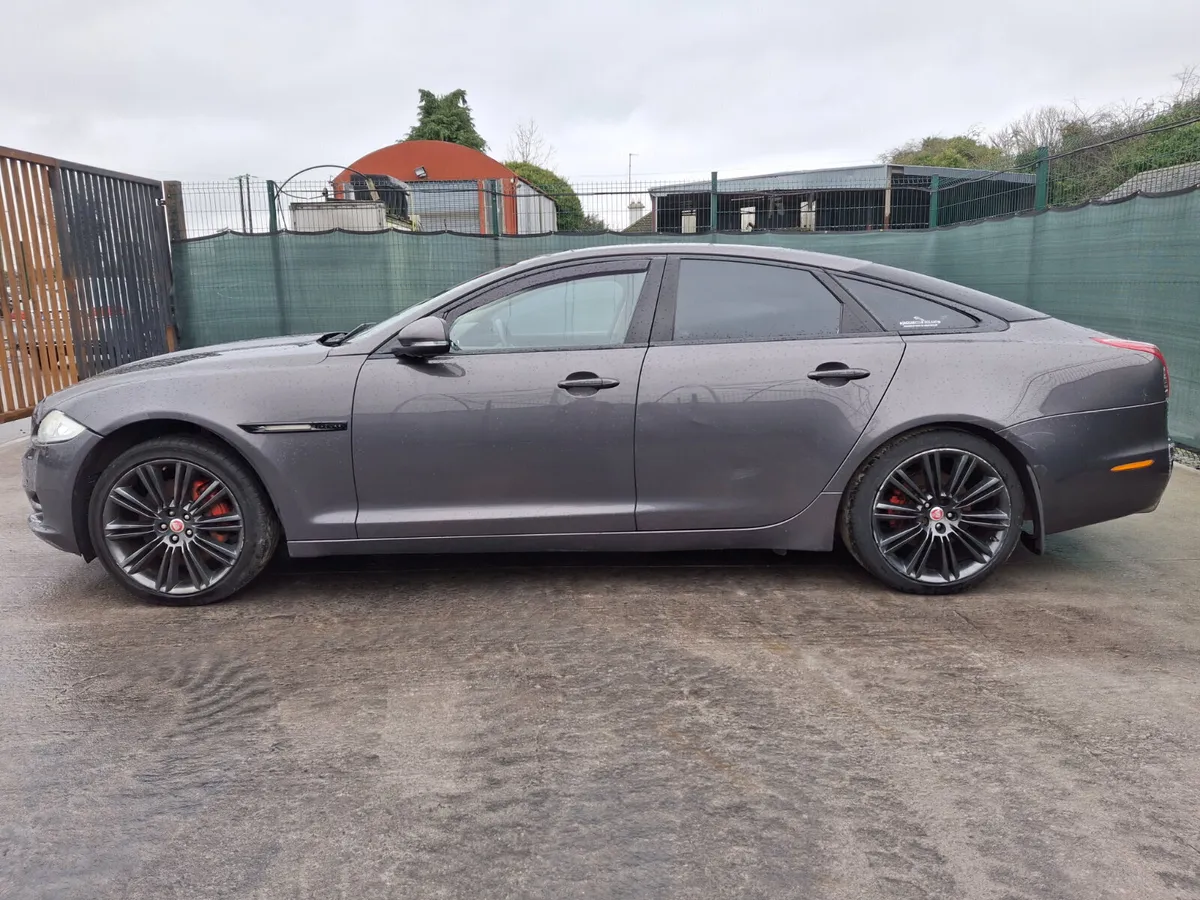 2011 Jaguar XJ Luxury 3.0L Diesel Automatic - Image 4
