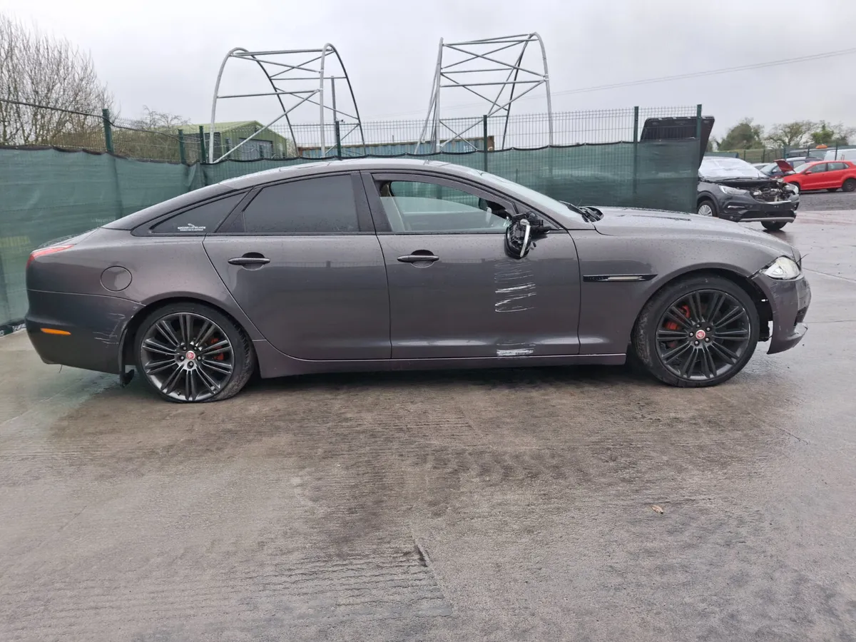 2011 Jaguar XJ Luxury 3.0L Diesel Automatic - Image 3