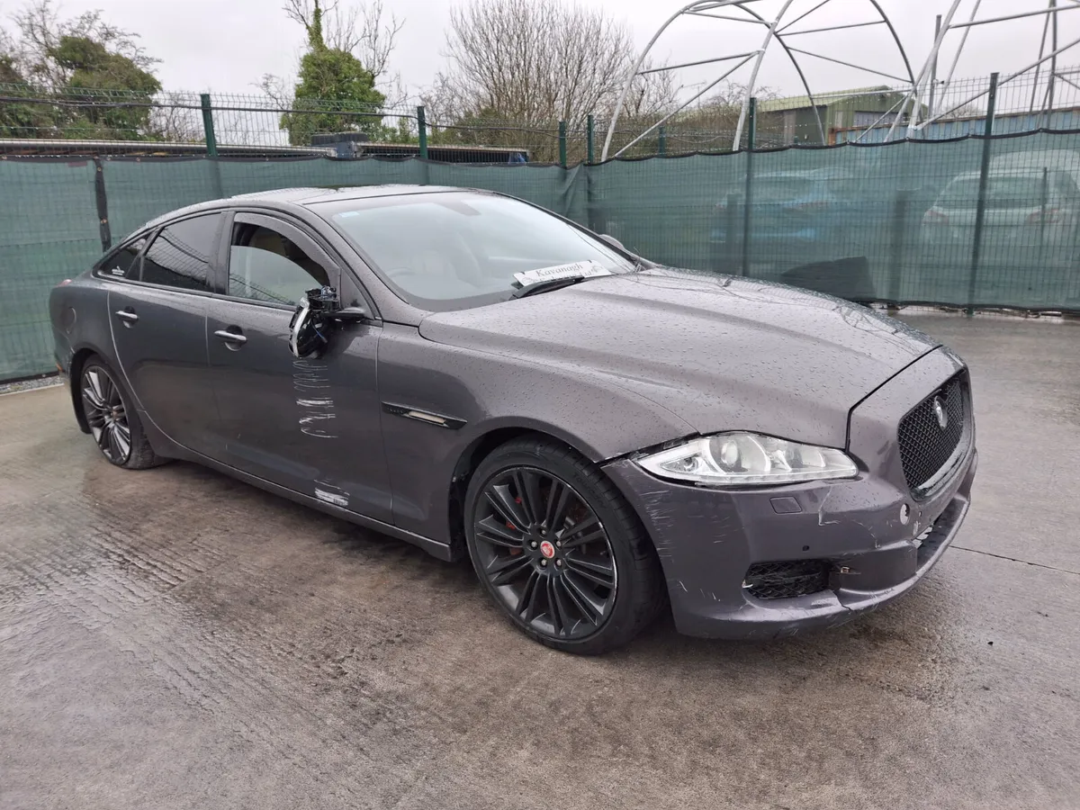 2011 Jaguar XJ Luxury 3.0L Diesel Automatic - Image 2