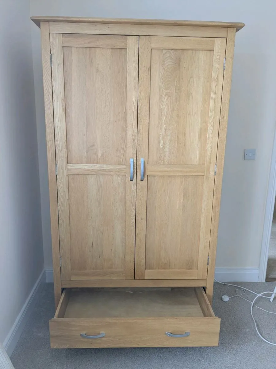 Solid oak bedroom furniture set - Image 2