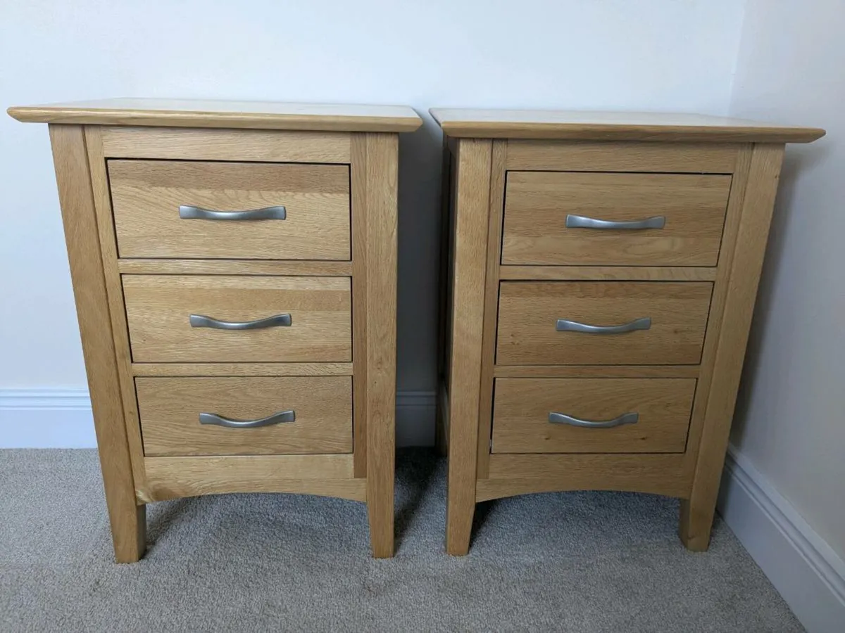 Solid oak bedroom furniture set - Image 4