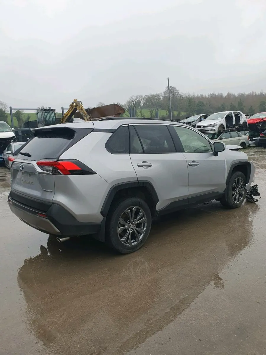 Toyota Rav 4 2022 2.5 Hybrid **FOR PARTS** - Image 4