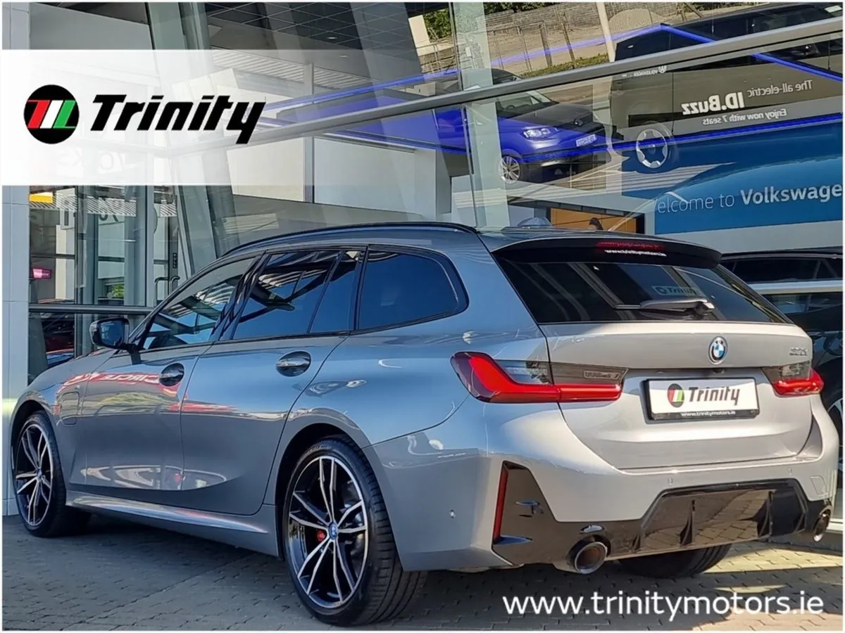 BMW 3 Series M Sport PRO 330e 292BHP Phev Stunnin - Image 3
