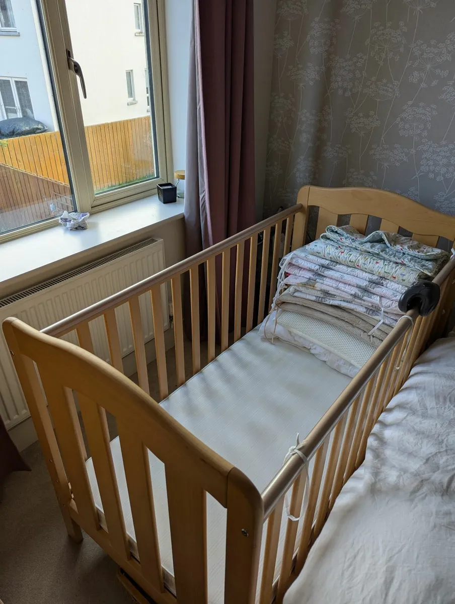 High Quality Mamas& Papas Bed/Cot in great conditi - Image 3