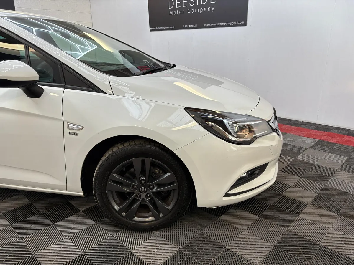 Opel Astra 1.6 CDTI 120 Year Edition 2019 - Image 4
