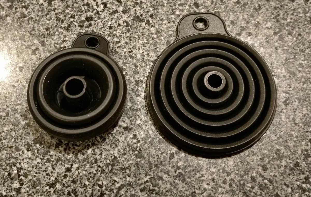 1 SMALL RUBBER FUNNEL (BRAND NEW). - Image 2