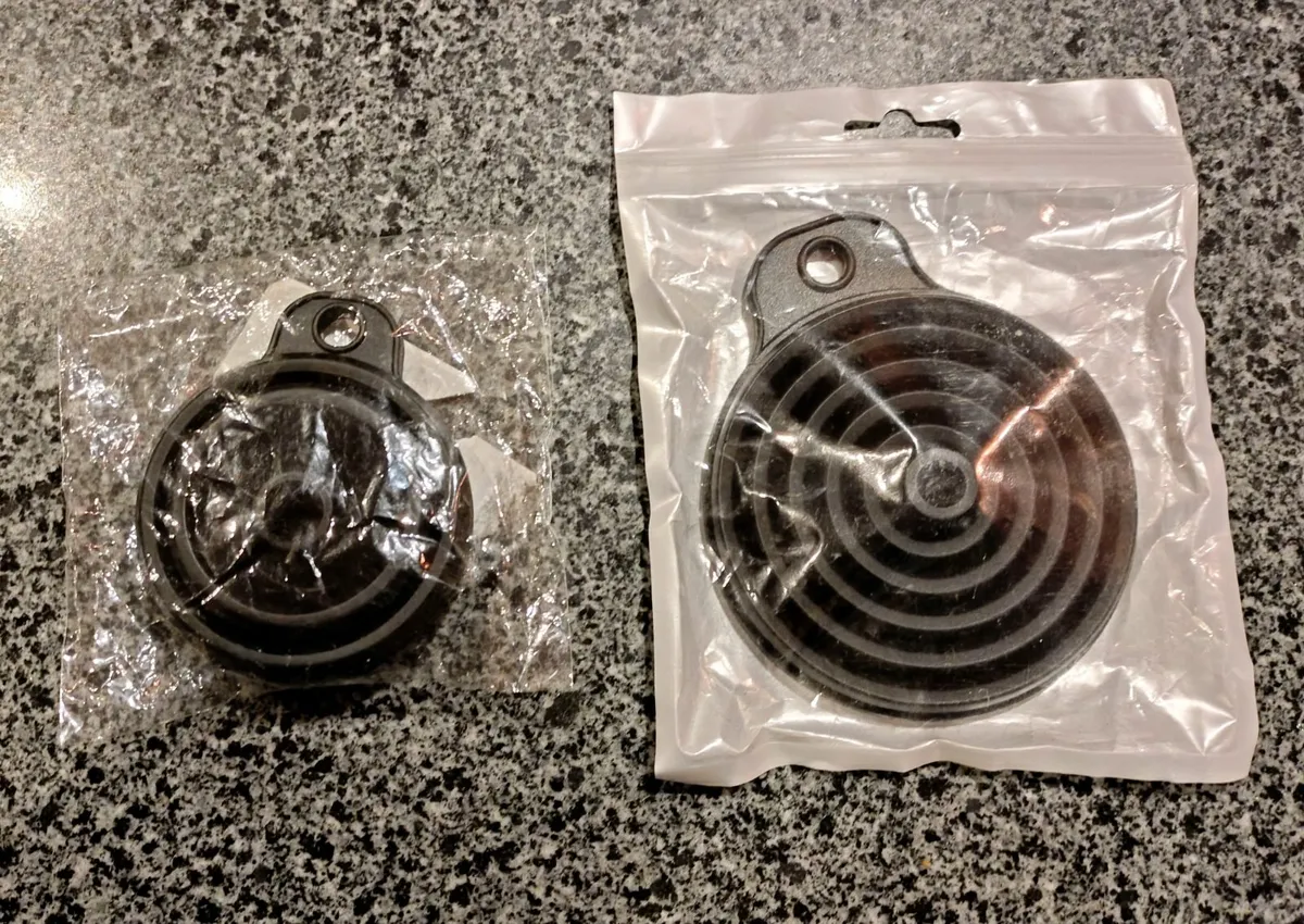 1 SMALL RUBBER FUNNEL (BRAND NEW). - Image 4