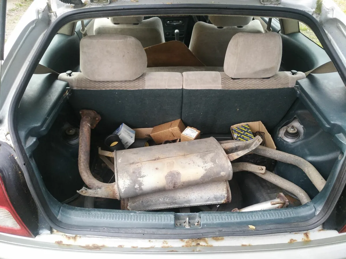 Mitsubishi Colt 2000 GLX 12V - Image 4