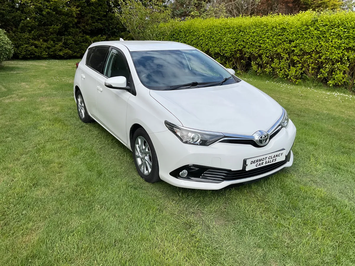 2016 Toyota Auris 1.4 D4D Business Edition - Image 4
