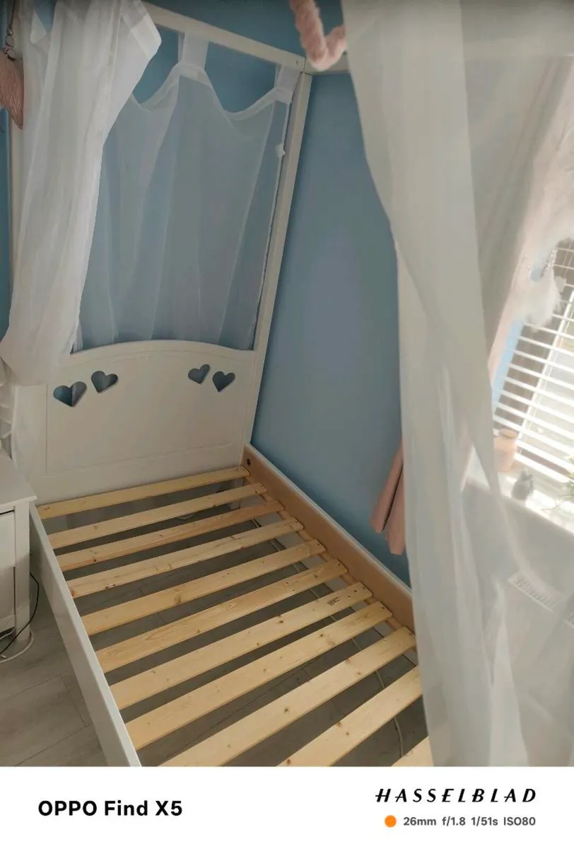 Single four poster bed - Image 2