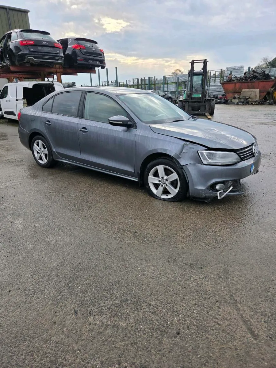 Vw Jetta 2014 1.6TDI **FOR PARTS** - Image 1