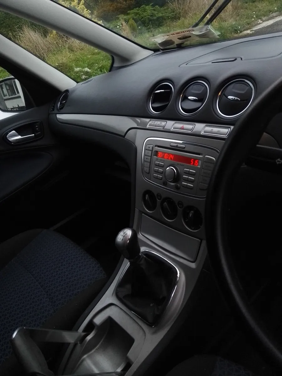 Ford Galaxy 2010 - Image 3