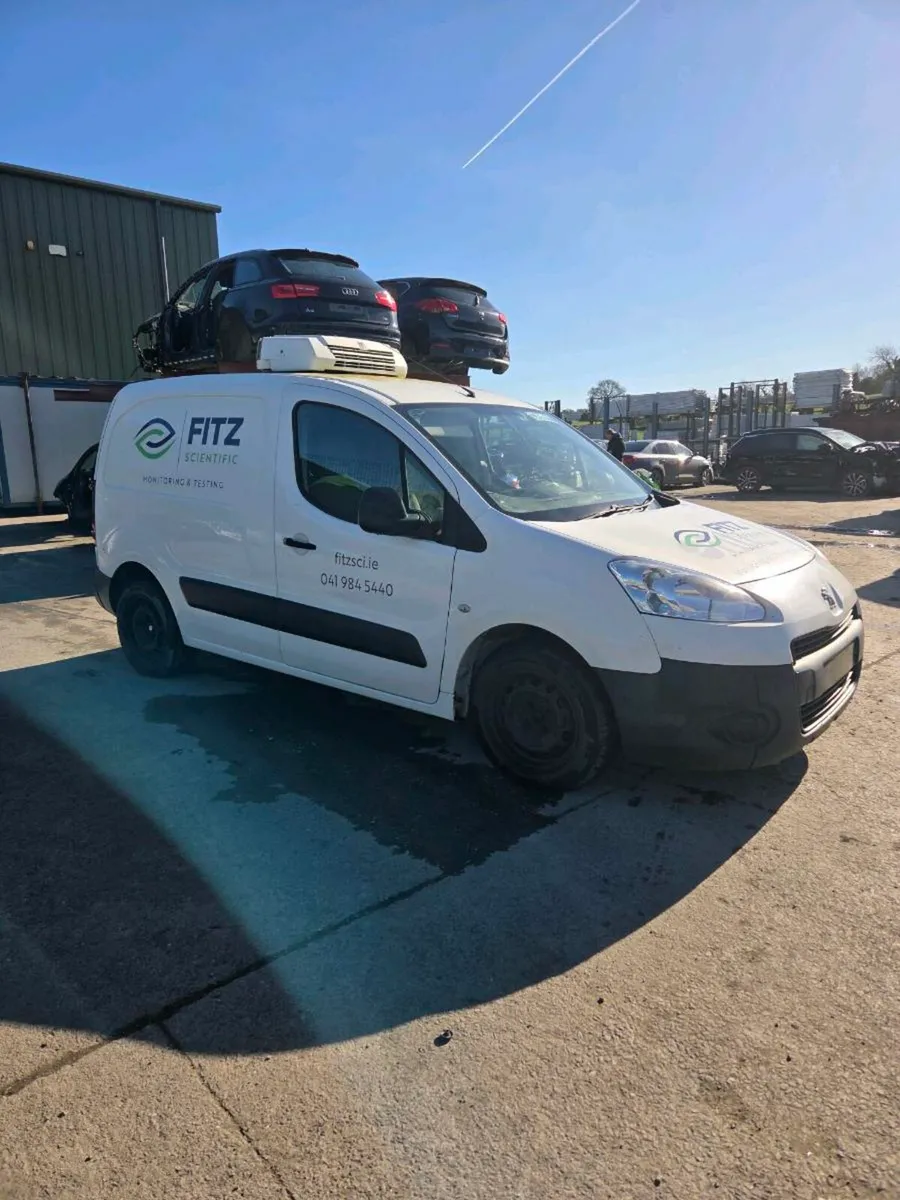 Peugeot partner 2014 1.6Hdi **FOR PARTS** - Image 3