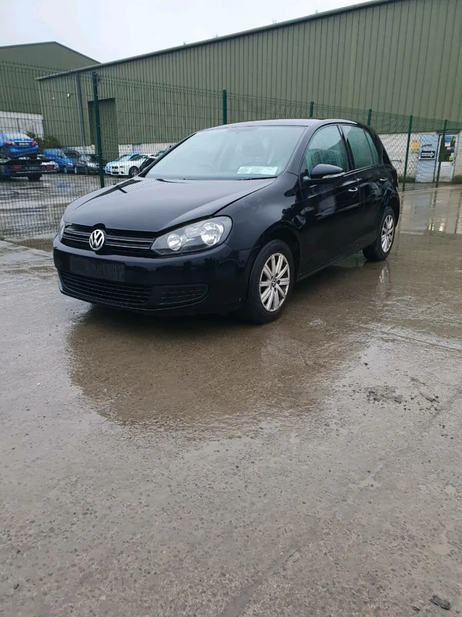 Vw golf 2011 1.6Tdi **FOR PARTS** - Image 1