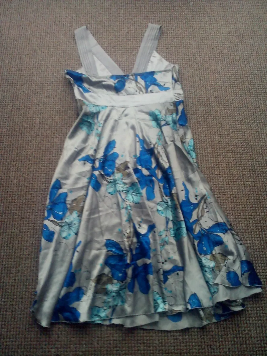 Vila Brand Women's Knee Length Dress. - Image 3