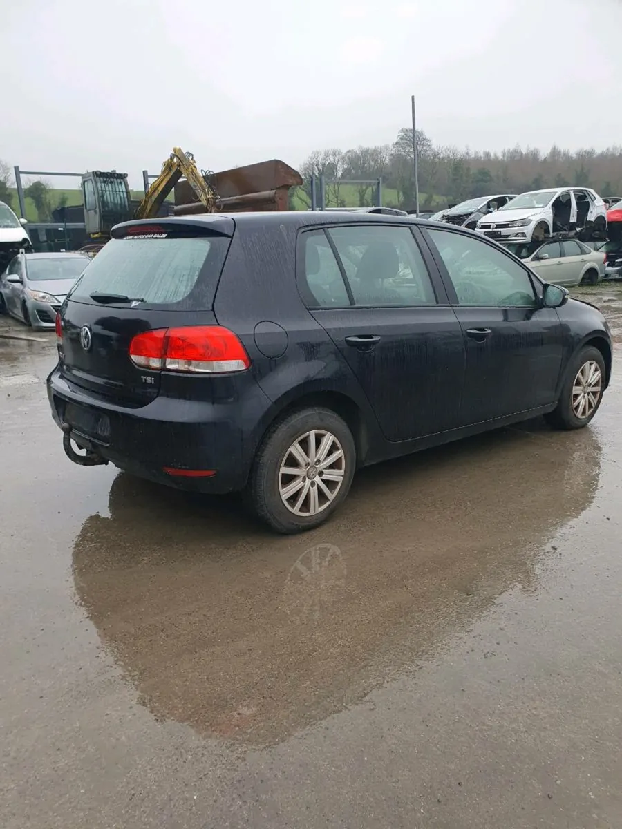 Vw golf 2011 1.6Tdi **FOR PARTS** - Image 4