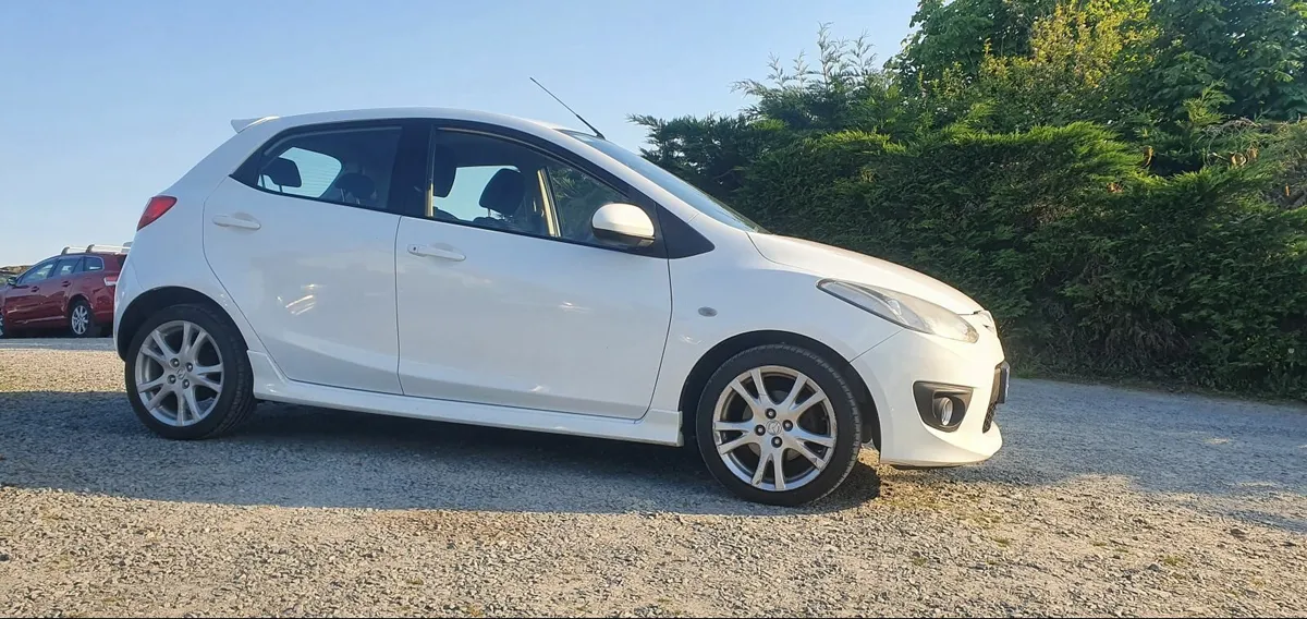 Mazda Mazda2 2008 - Image 2