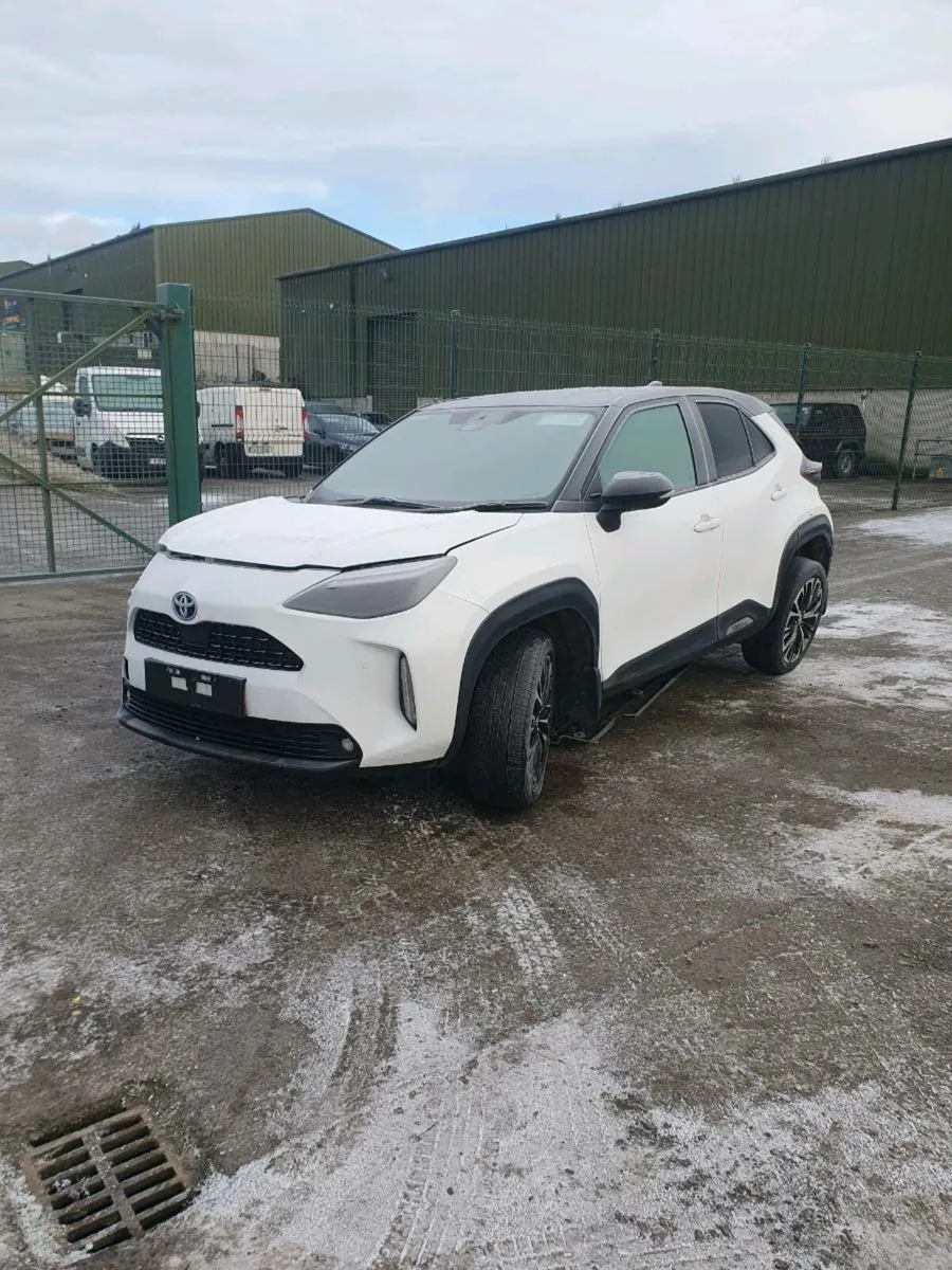 Toyota yaris cross 2022 1.8 Hybrid**FOR PARTS** - Image 1