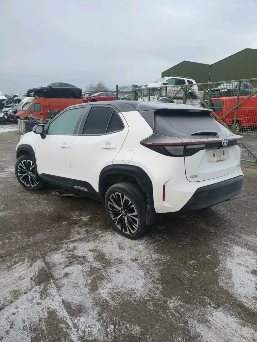 Toyota yaris cross 2022 1.8 Hybrid**FOR PARTS** - Image 3